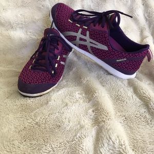 ASIACS women’s tennis shoe